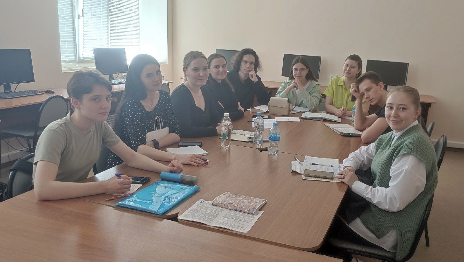 12 апреля 2024 года доцент кафедры ВИиО Т.В. Гаврилова организовала мероприятие со студентами группы 19ИПО2, приуроченное к Дню космонавтики и Международному дню полёта человека в космос